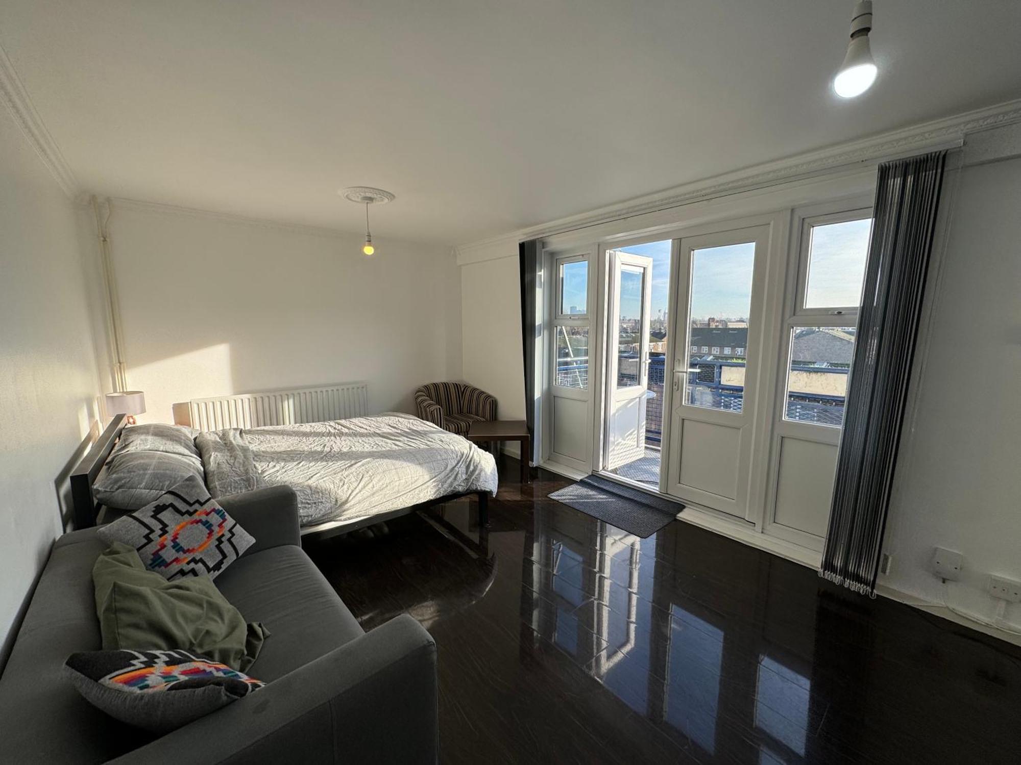 Pensiune Large With Balcony Overlooking *